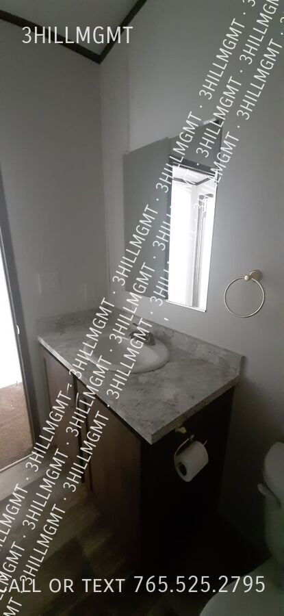 Building Photo - 13088 Crestview Ave