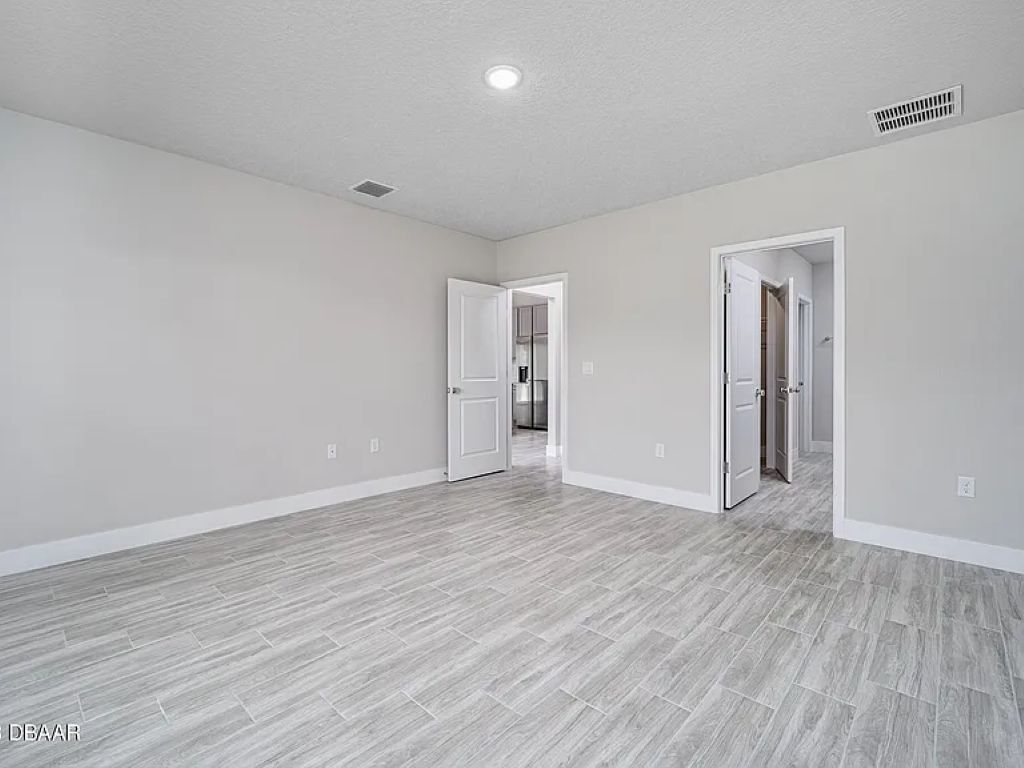 Building Photo - 60 Ballenger Ln