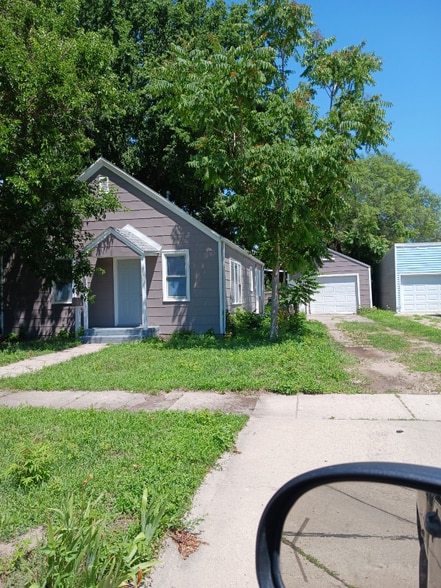 Primary Photo - 605 S Ash St