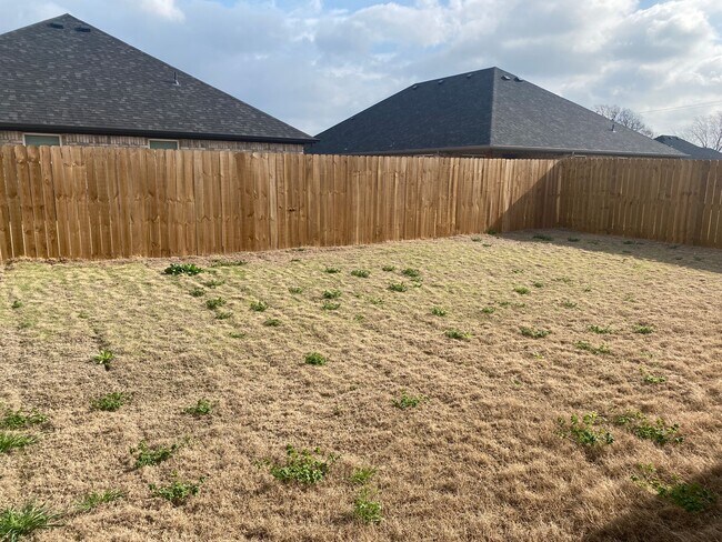 Building Photo - 3/2/2 New Construction Near Sherman High S...