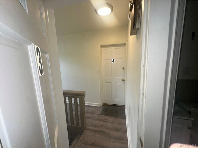 Building Photo - 14 Van Cott Ave