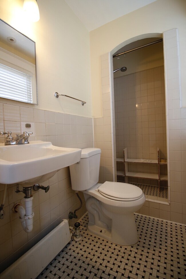 Building Photo - A Space for you and your's in Brookland! F...