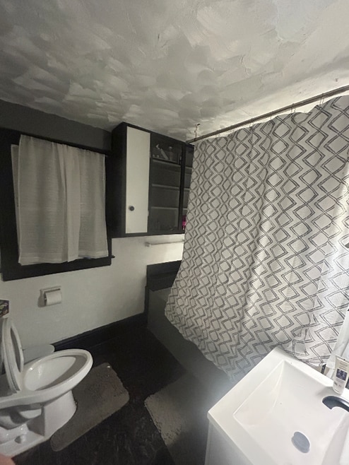 Building Photo - 531 Seymour St