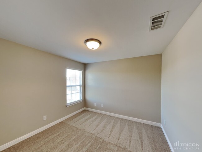 Building Photo - 6820 Scarlet Ridge Dr