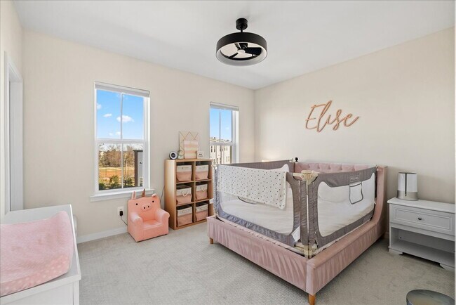 Building Photo - Stunning 4BR / 4.5BA End-Unit Townhome in Brambleton - Built in 2024!