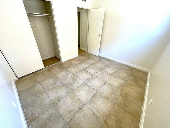 Building Photo - 3351 Brussels St