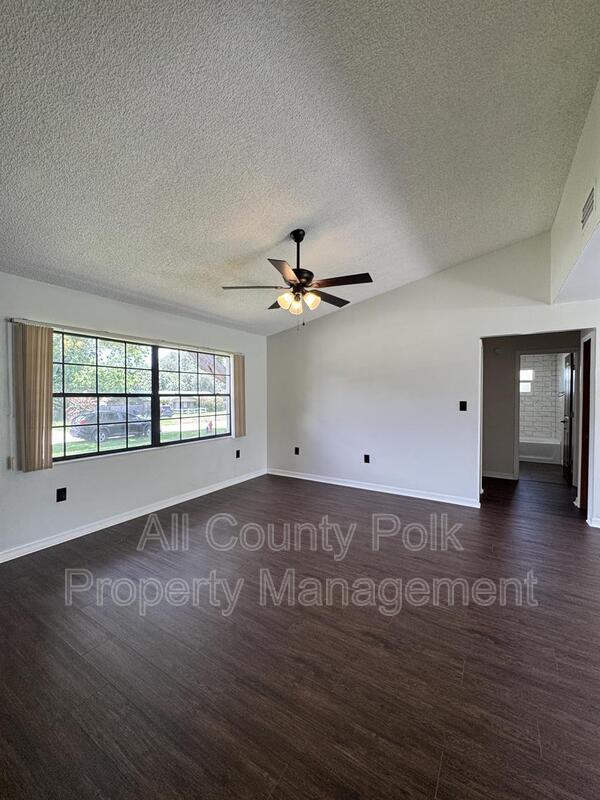 Building Photo - 8601 Sunnydale Ln
