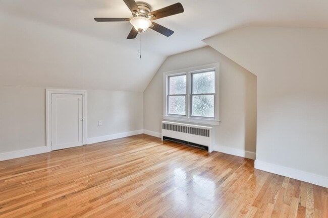 Building Photo - 139 Greeley St