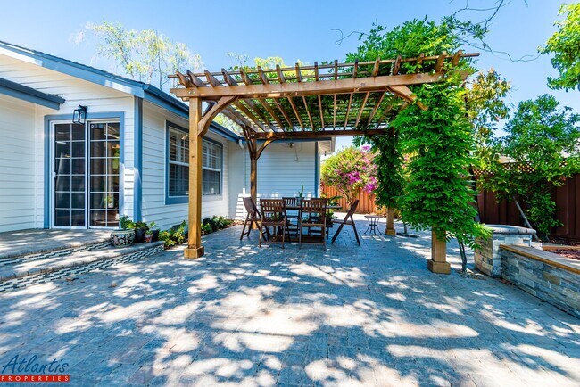 Building Photo - Stylish Home | Designer Materials | Award ...