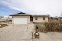 Building Photo - Large updated 4 bedroom 3 bath home in Laurel