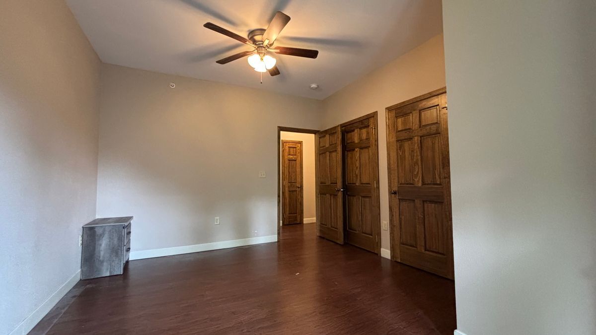 Building Photo - 128 Village Dr
