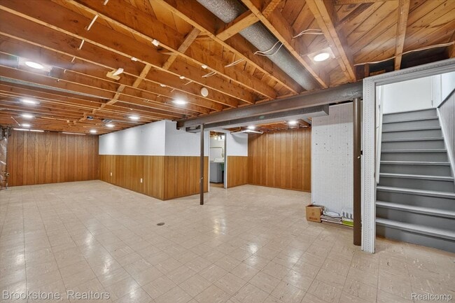 Building Photo - 30428 Iroquois Dr
