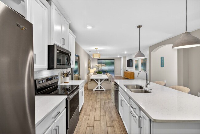 Building Photo - 14567 Edgewater Cir