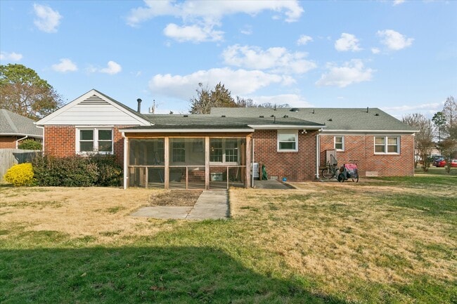 Building Photo - 18 S Greenfield Ave