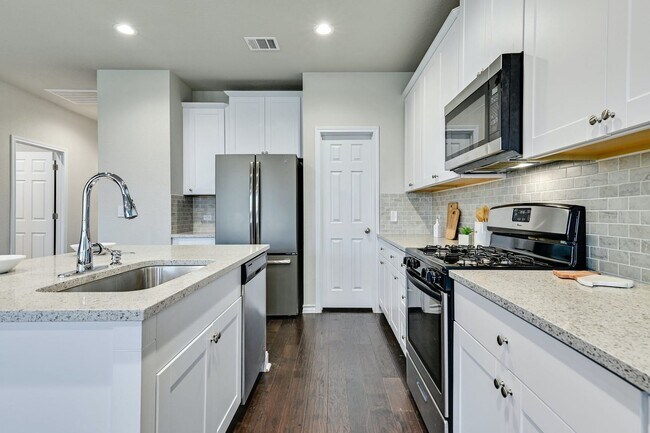 Building Photo - 1349 Eagle Ray St