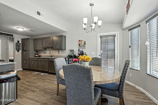 Building Photo - 404 Villa Ysleta