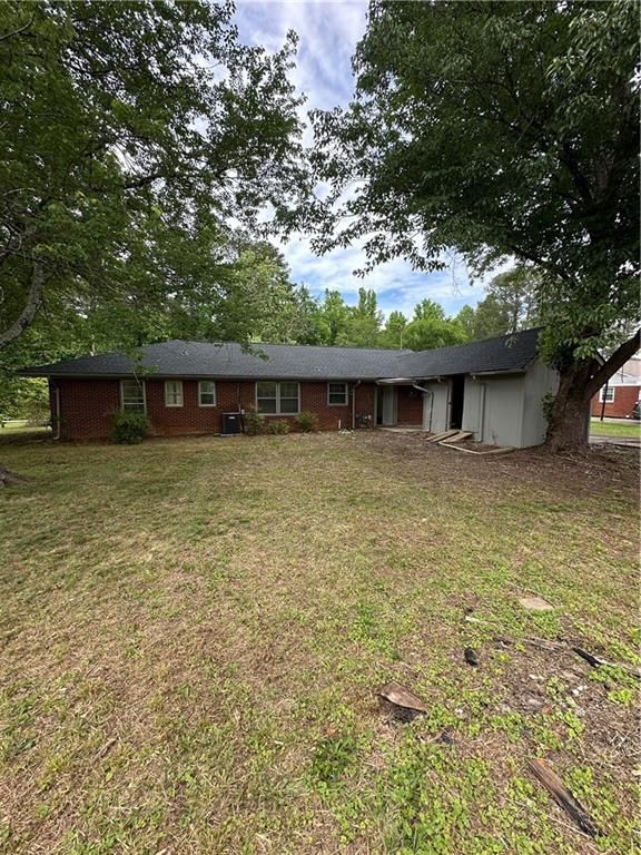 Building Photo - 393 Old Acworth Rd