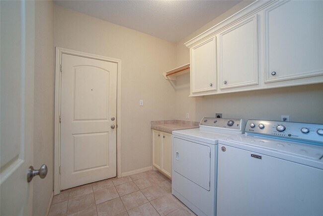 Building Photo - 93 Wick Willow Dr