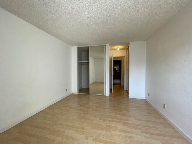 Building Photo - 373 Half Moon Ln