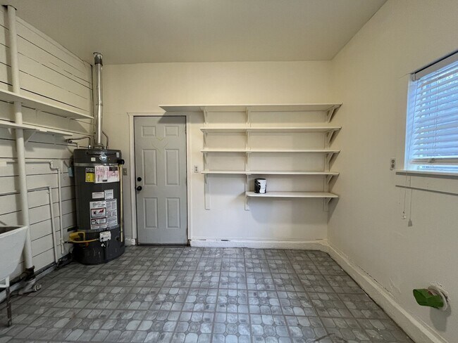 Building Photo - Cozy Portland Gem with Bright, Open Living...