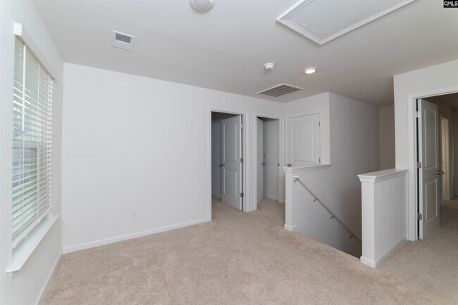 Building Photo - 204 Dunham Rd