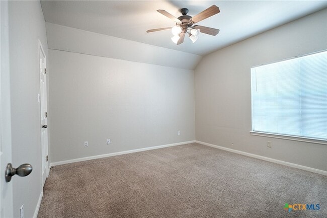 Building Photo - 606 Fairmont Dr