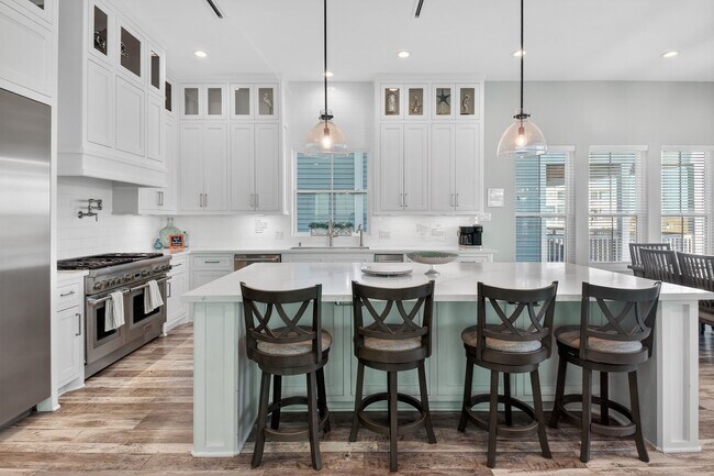 Building Photo - 3815 Seabreeze Ln