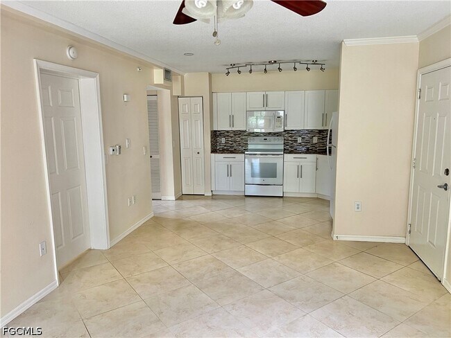 Building Photo - 8687 River Homes Lane