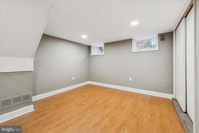 Building Photo - 2034 Mt Vernon St