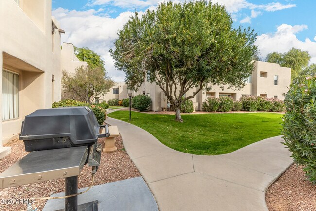 Building Photo - 11260 N 92nd St