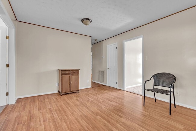 Building Photo - 306 Glancy St