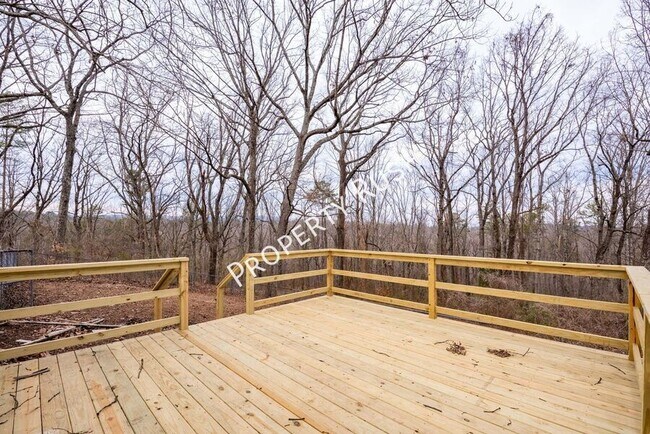 Building Photo - 340 Alpine Dr