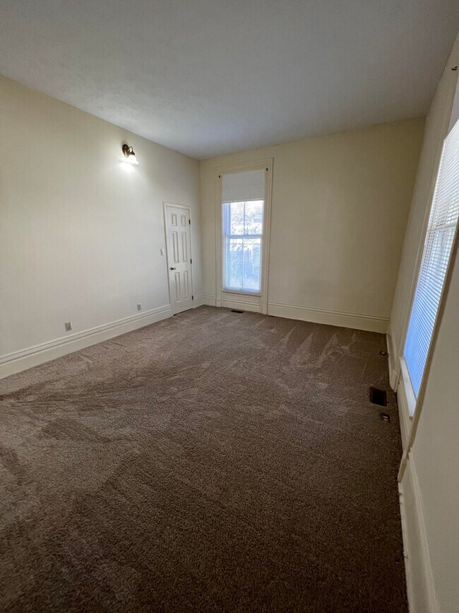 Building Photo - 311 N Hamilton St