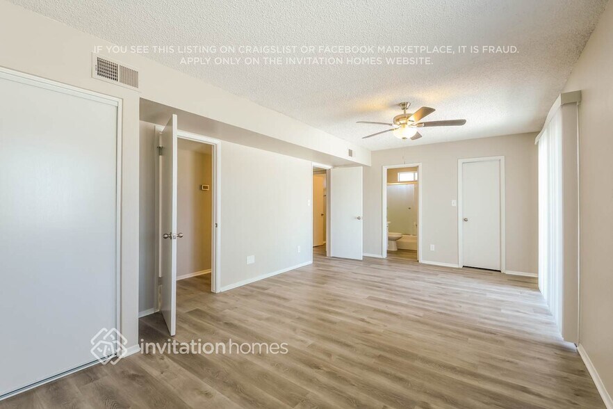 Building Photo - 920 W Villa Maria Dr