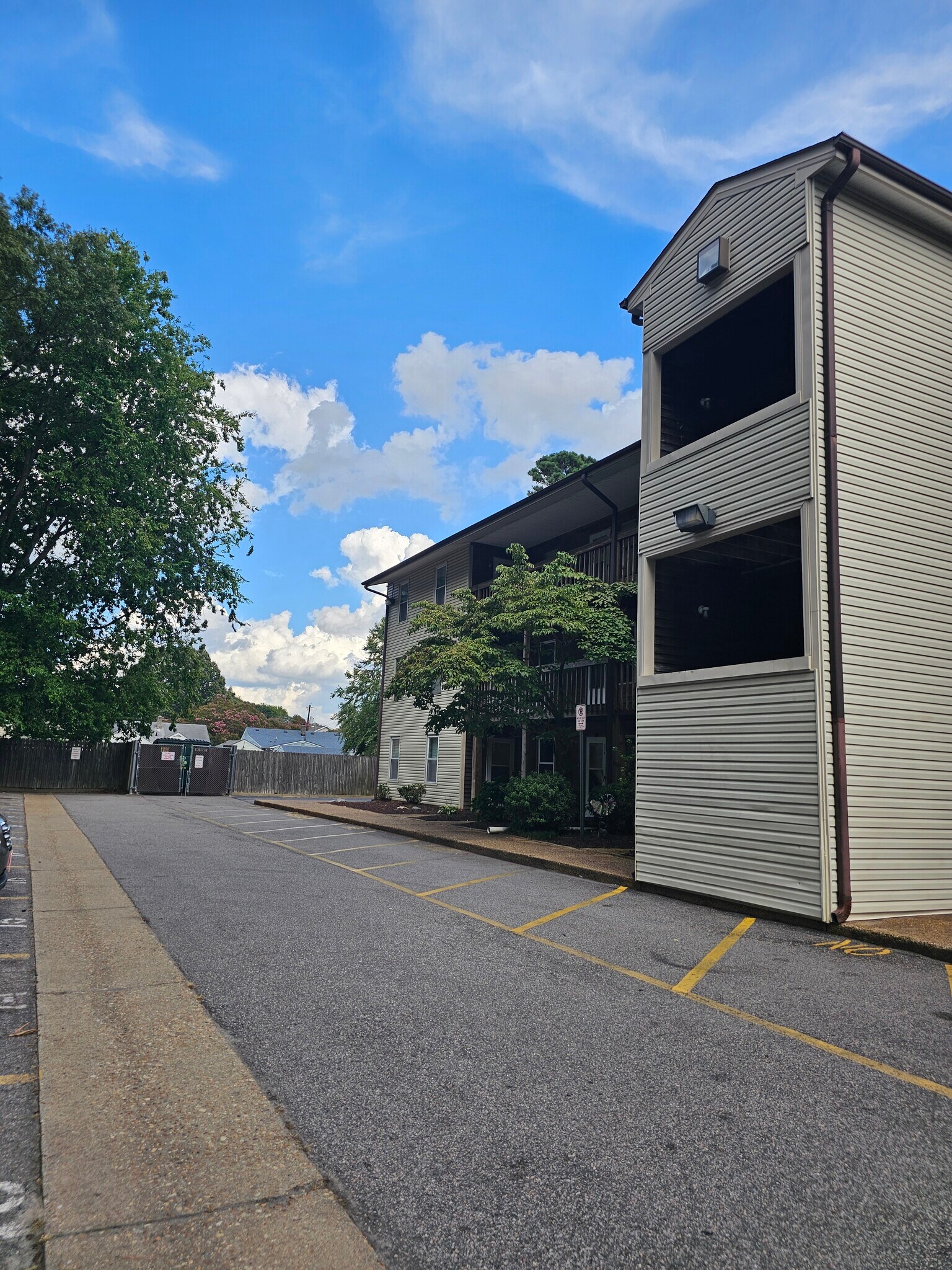 Building Photo - 8582 Chesapeake Blvd