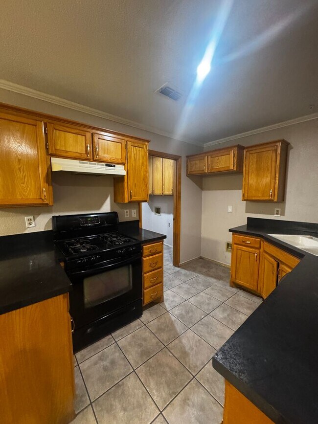 Building Photo - Charming 3bedroom, 2bath home in Estaodao