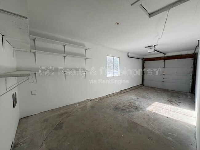Building Photo - 7030 Barrington Ct