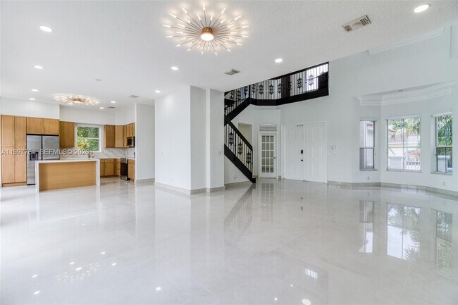 Building Photo - 5363 SW 38th Ave