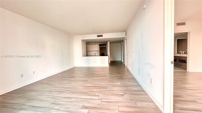 Building Photo - 1100 S Miami Ave