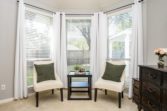 Building Photo - 2114 Thistlerock Ln