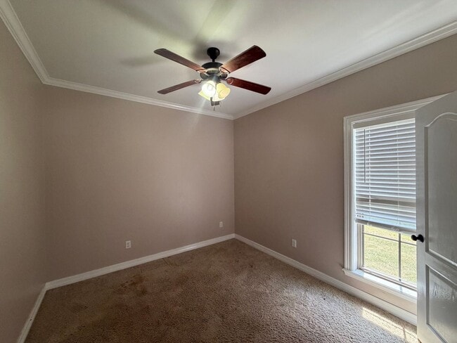Building Photo - Gorgeous 3 Bedroom North Bossier Home