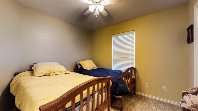 Building Photo - 909 Rancho Caribe Dr