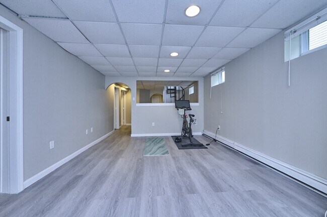 Building Photo - 25 Mendum St