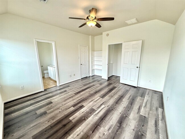 Building Photo - 11222 Overland Trail Dr