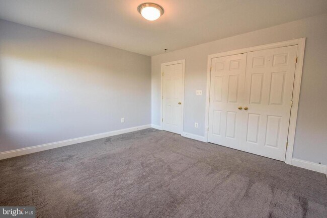 Building Photo - 42271 Bird Haven Dr