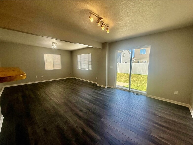 Building Photo - 3721 Miranda Ave