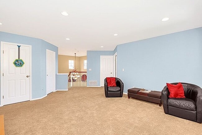 Building Photo - A Beautiful Picture Perfect Home with 4 Be...