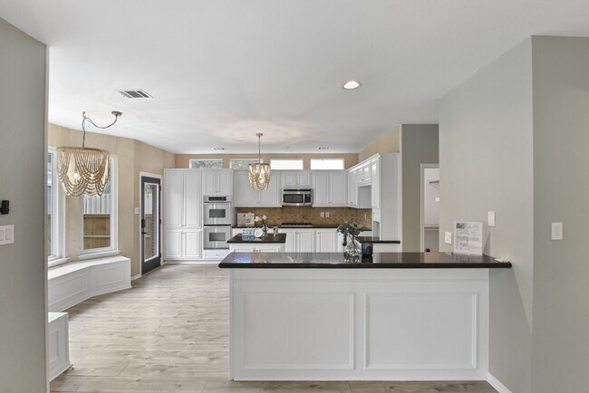 Building Photo - 31 Treescape Cir