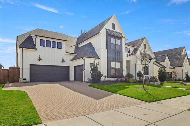 Building Photo - 2217 Zaid Wy