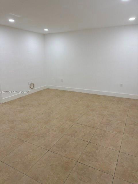 Building Photo - 4450 SW 67th Ave